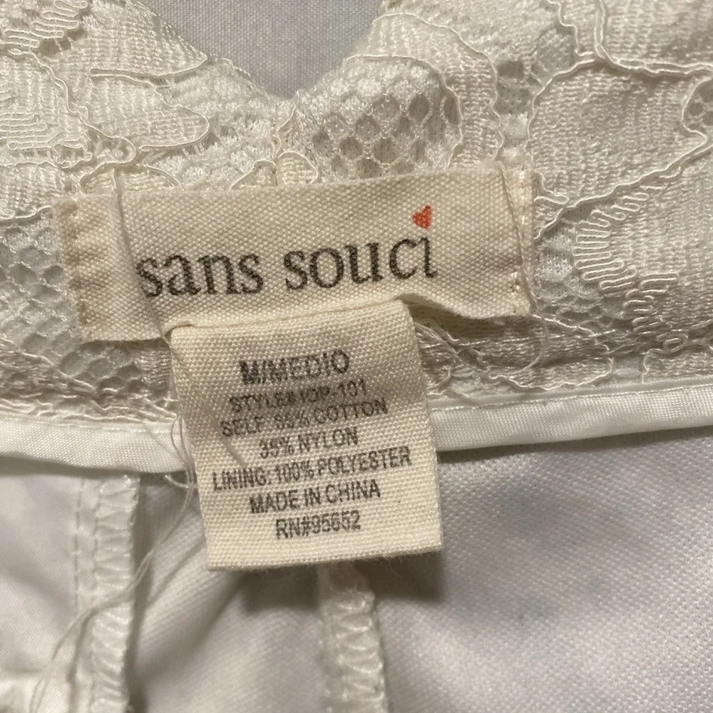 Sans Souci Women's White Floral Lace Shorts Size Medium
